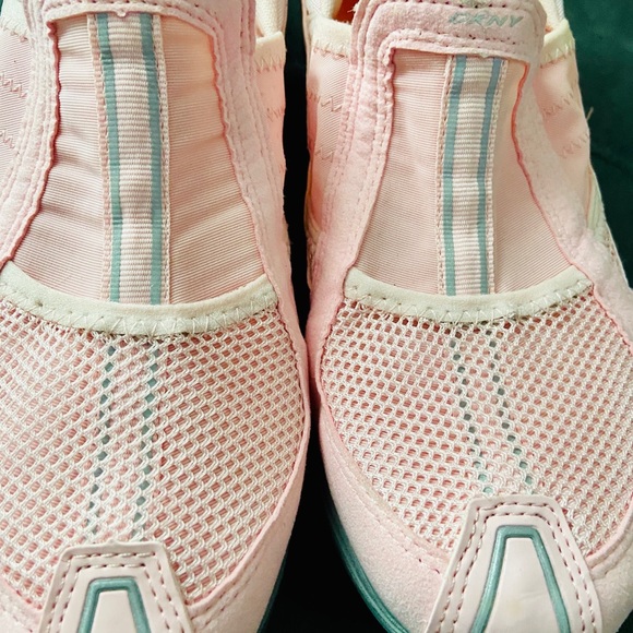 FINAL PRICE MARKDOWN!/DKNY Signature Pink Sneakers/Size 7.5 - Picture 4 of 12